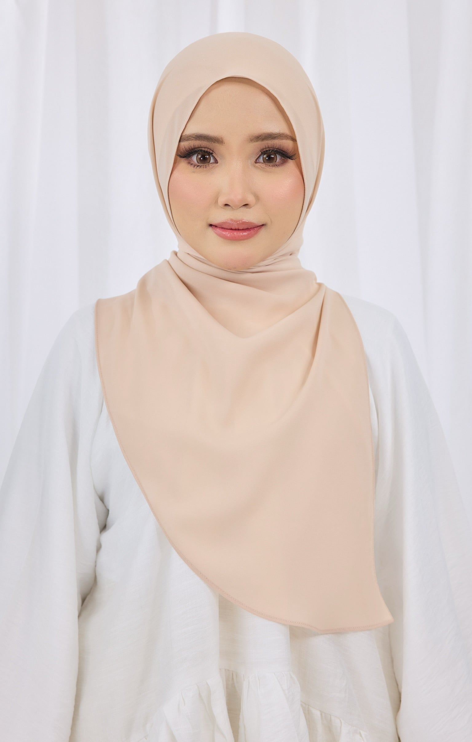 Whisper Basic in Sand Beige