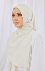 Whisper Basic in Vanilla Cream
