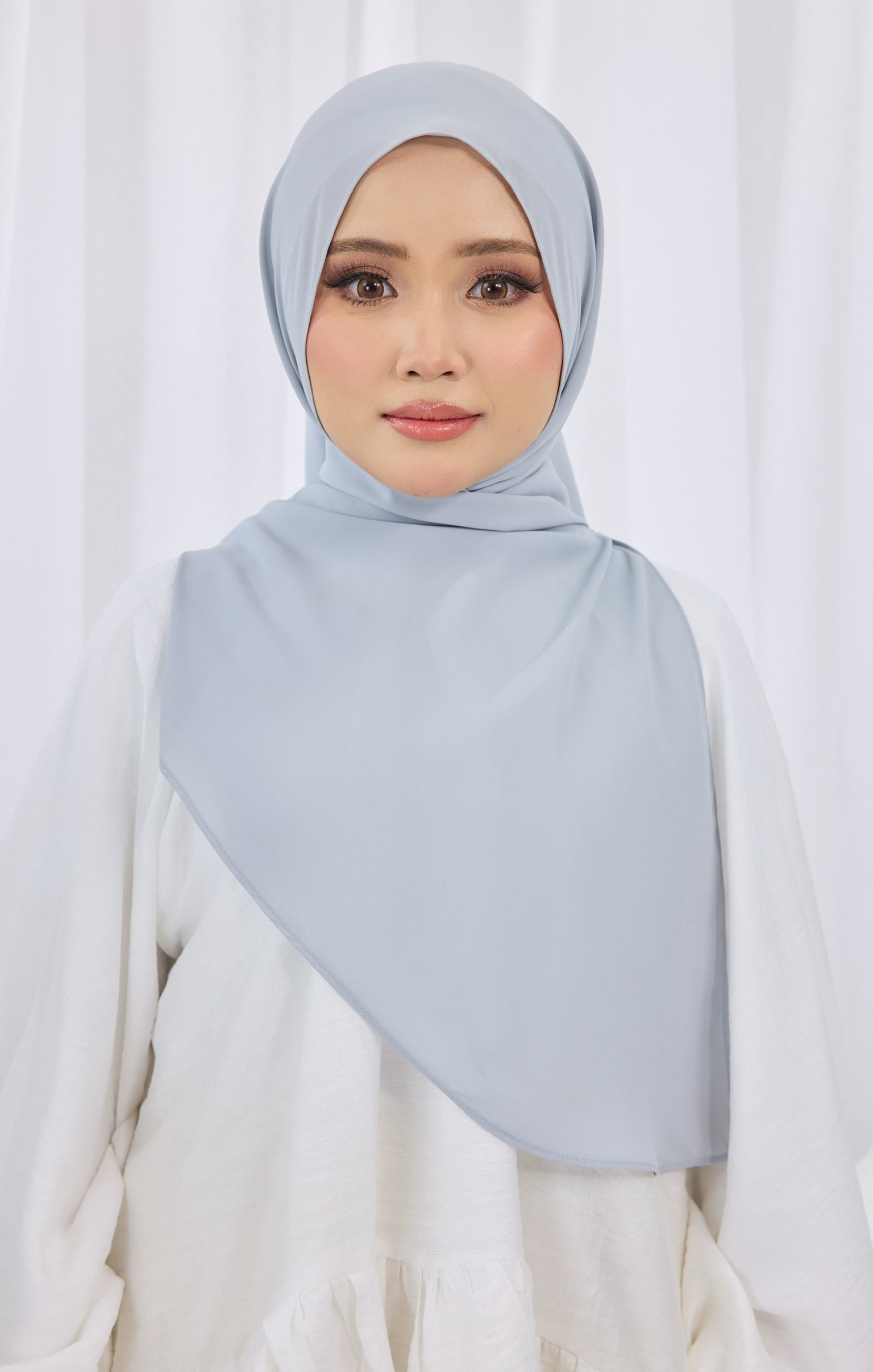 Whisper Basic in Cloud Grey