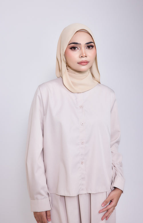 Whisper Basic in Sand Beige - Hoodie Shawl 2m
