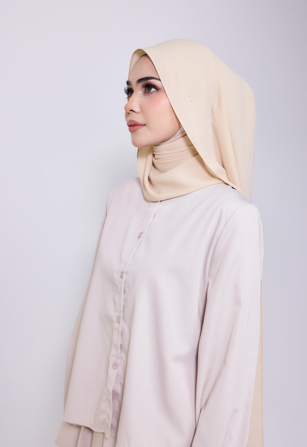 Whisper Basic in Sand Beige - Hoodie Shawl 2m